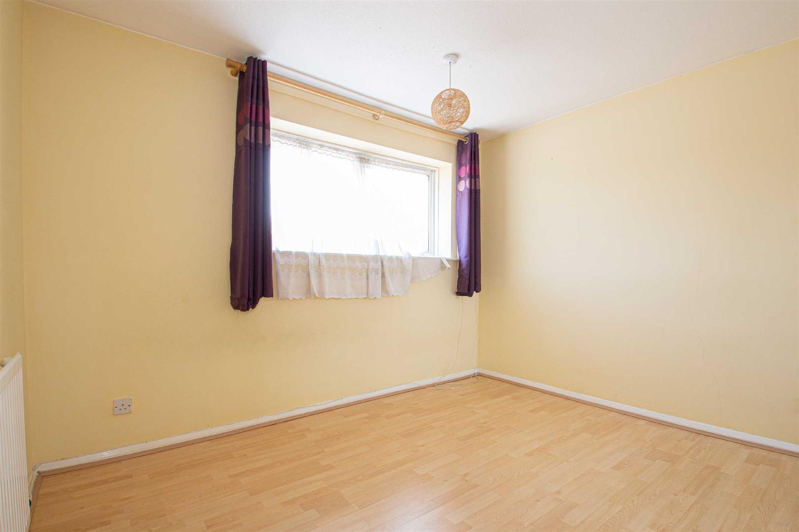 Favell Drive, Furzton, Milton Keynes